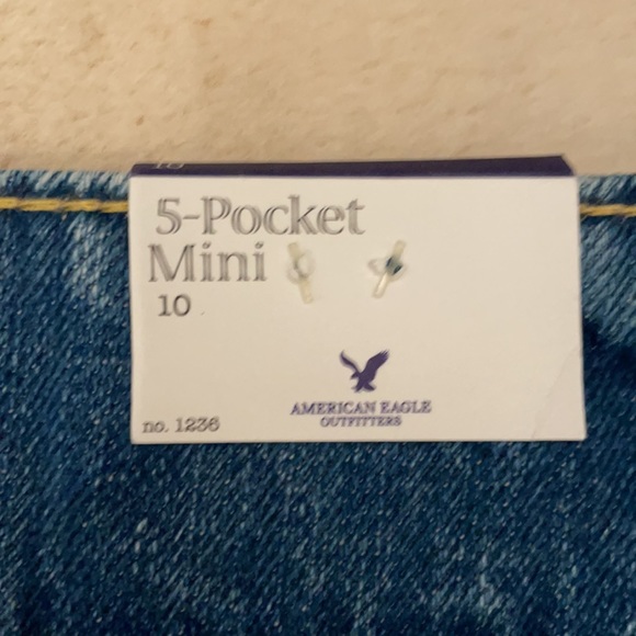 NWT American Eagle Denim Mini Skirt. Size 10 - Picture 4 of 6